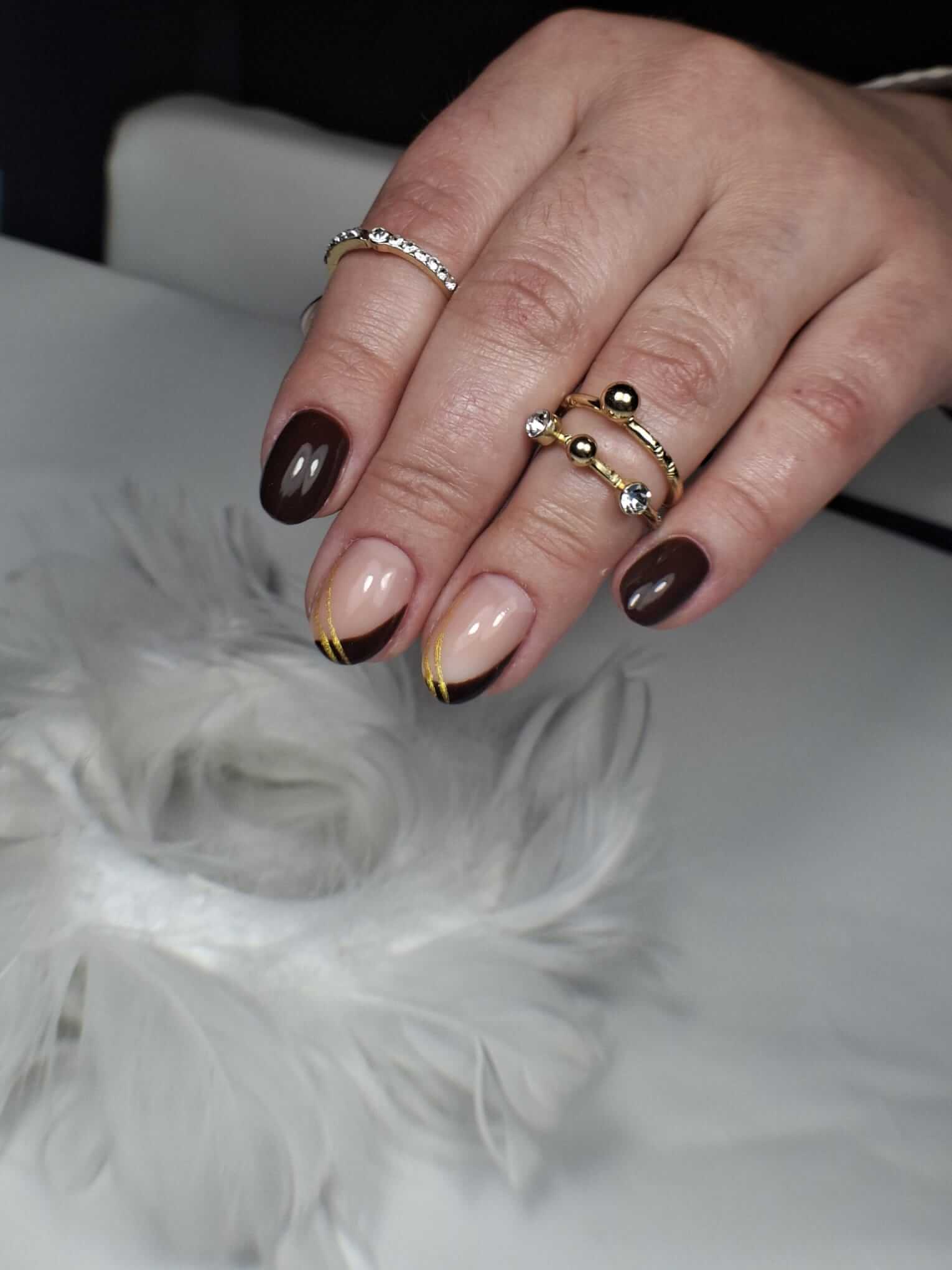 Luxury gold nails